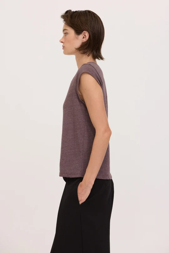 CANYON V NECK TEE