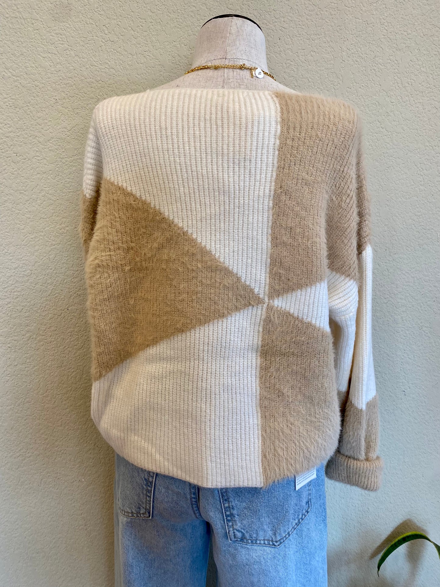 MAGGIE COLORBLOCK SWEATER