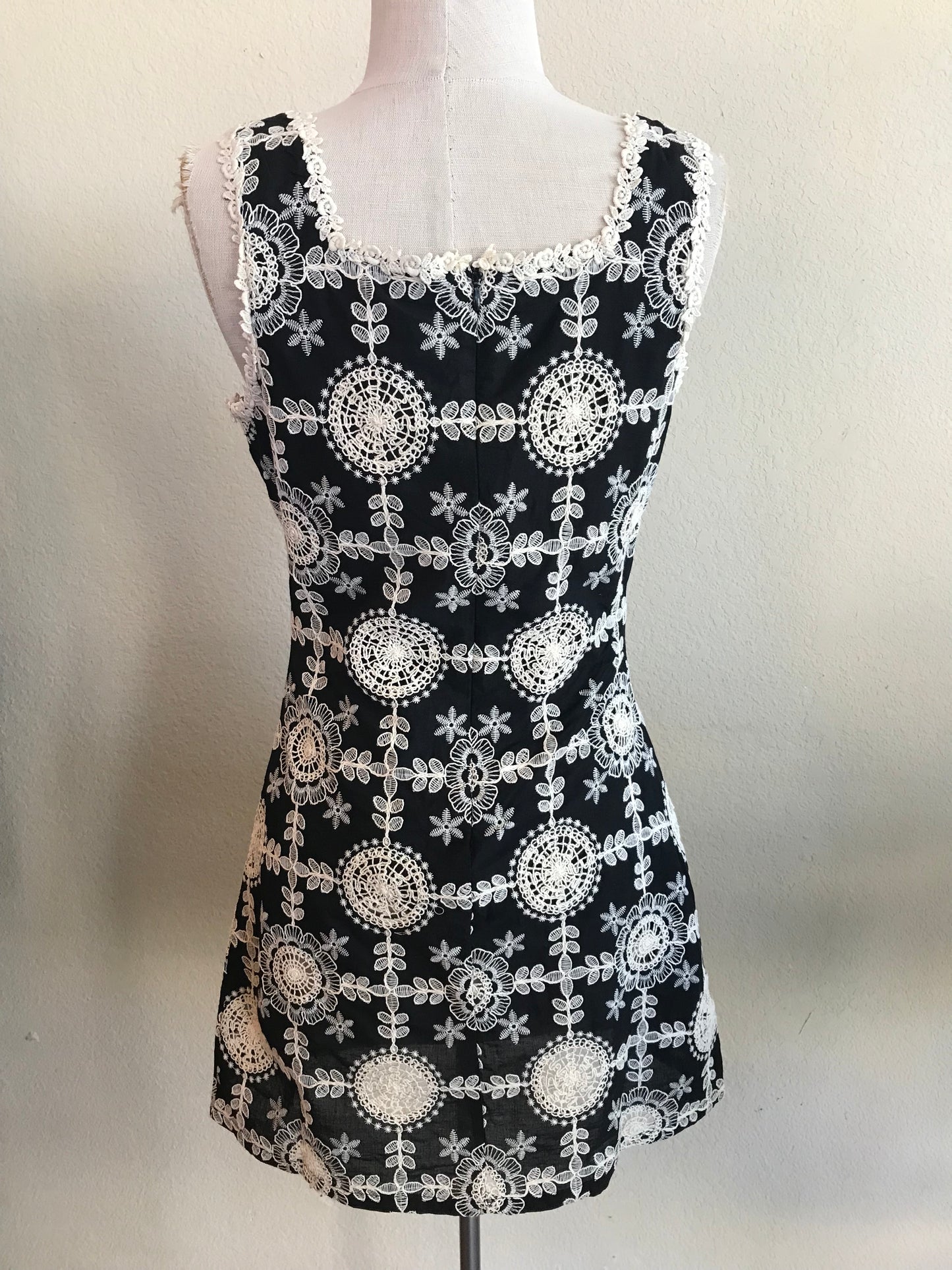 MEGAN EMBROIDERED DRESS
