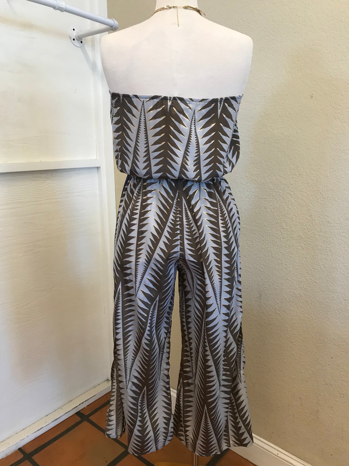 MAGGIE SLEEVELESS JUMPSUIT