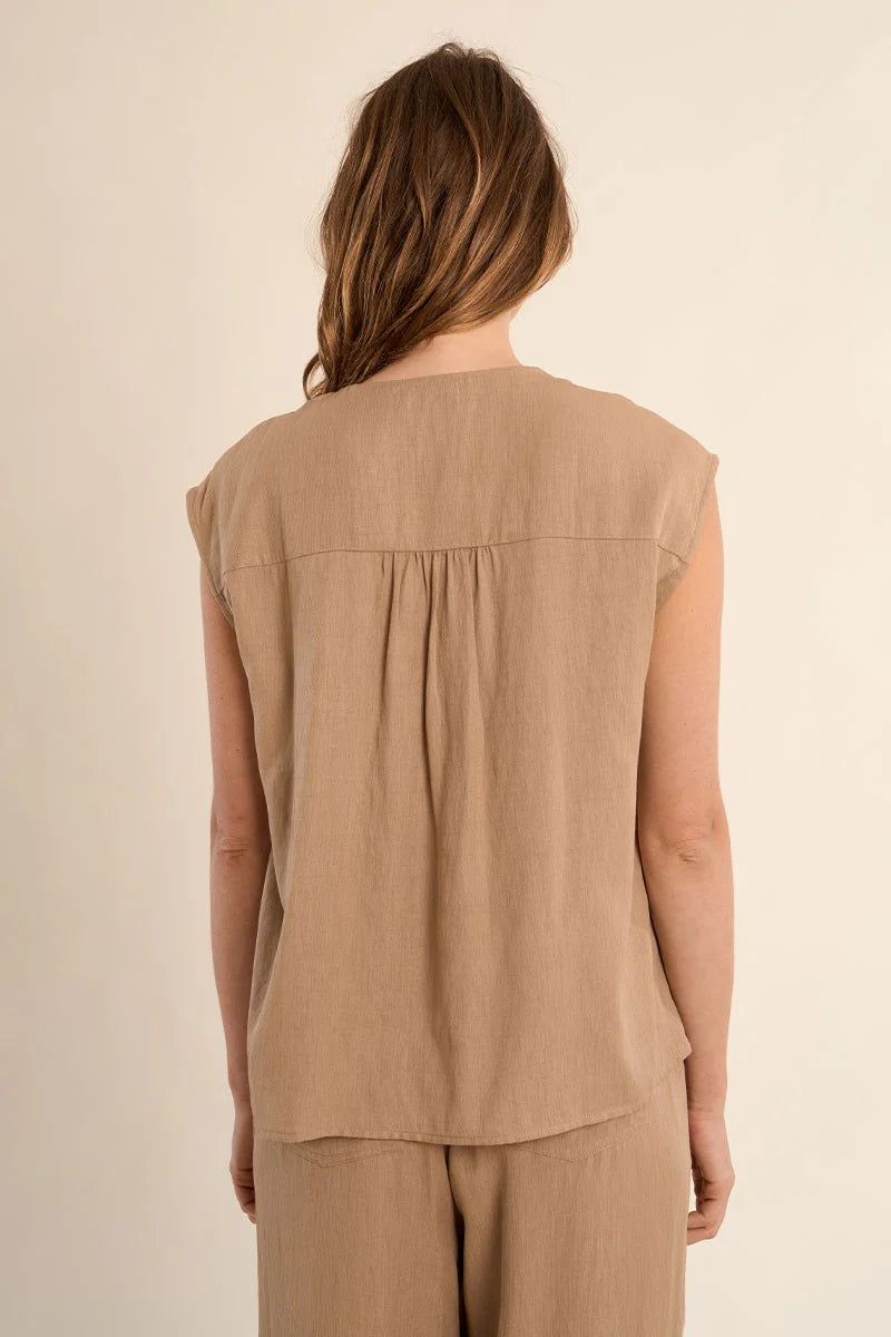 QUINN TOP