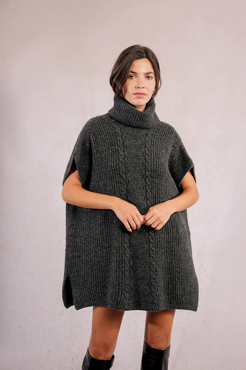 REGINA PONCHO