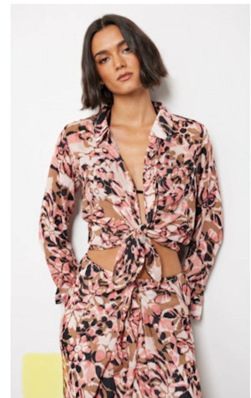 SKYLAR FLORAL BLOUSE