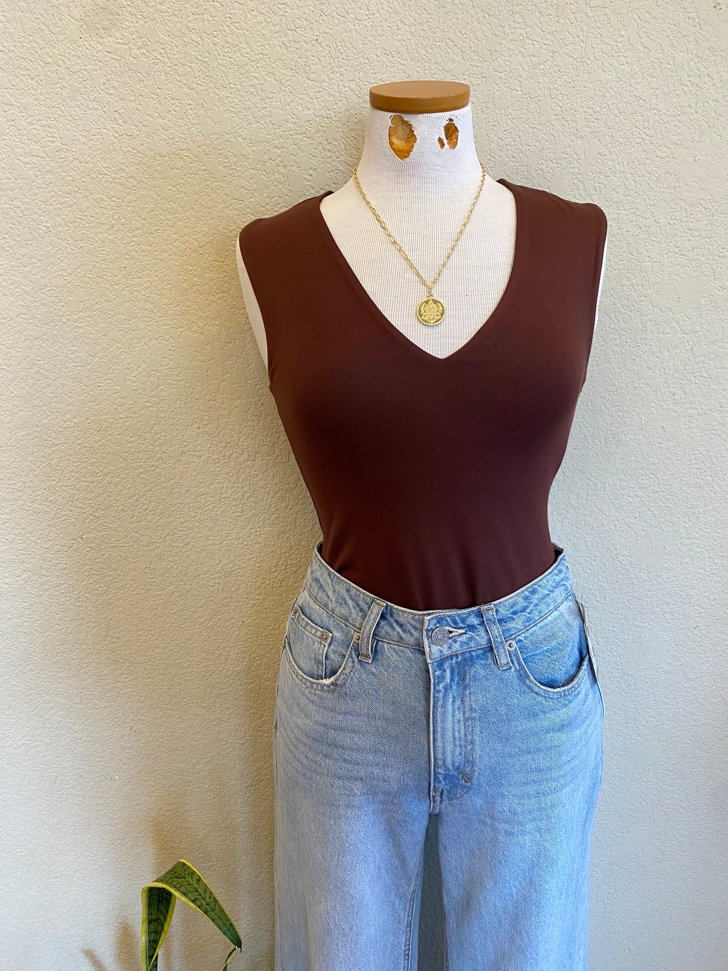RACHEL V NECK TANK