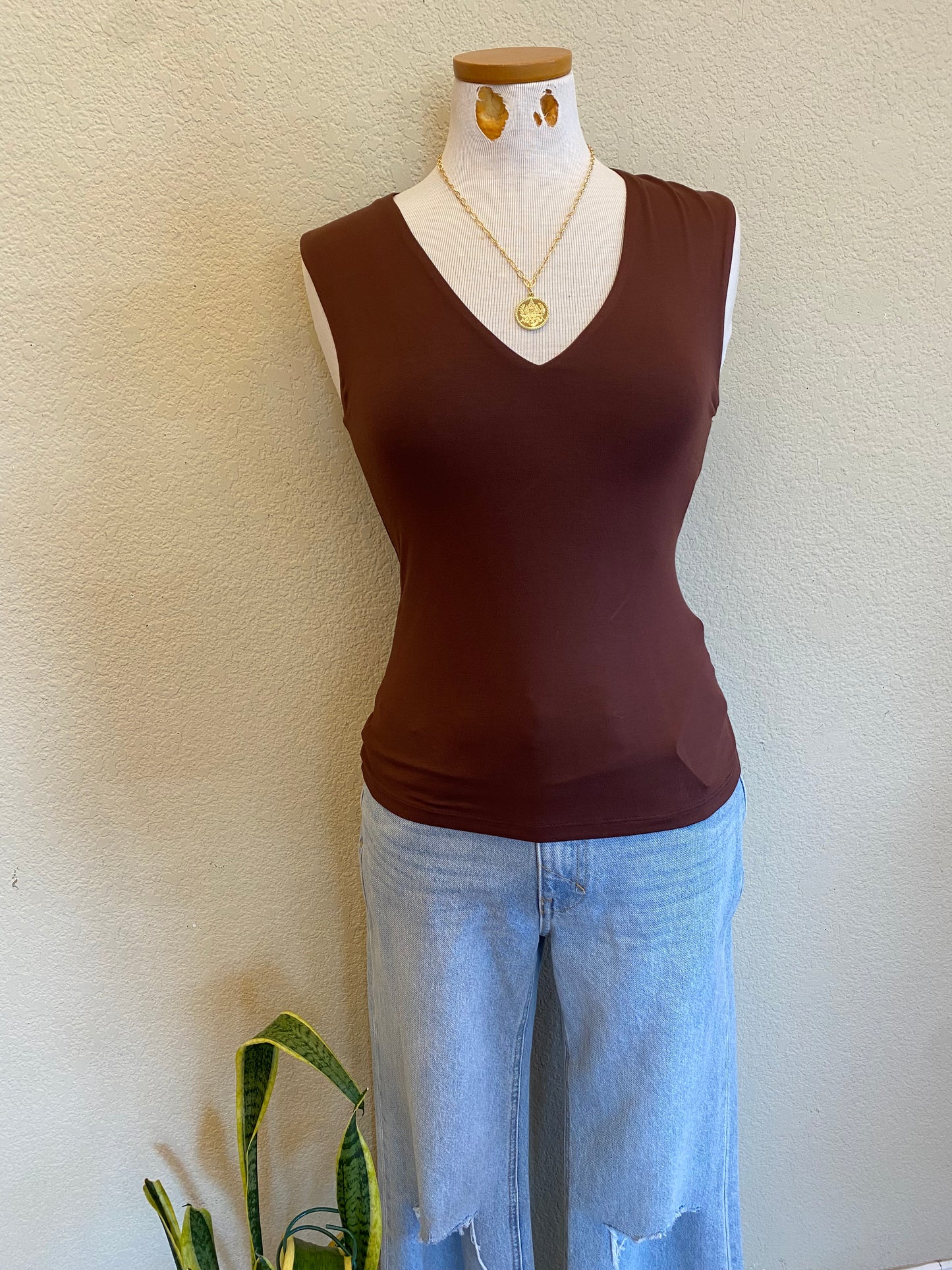RACHEL V NECK TANK