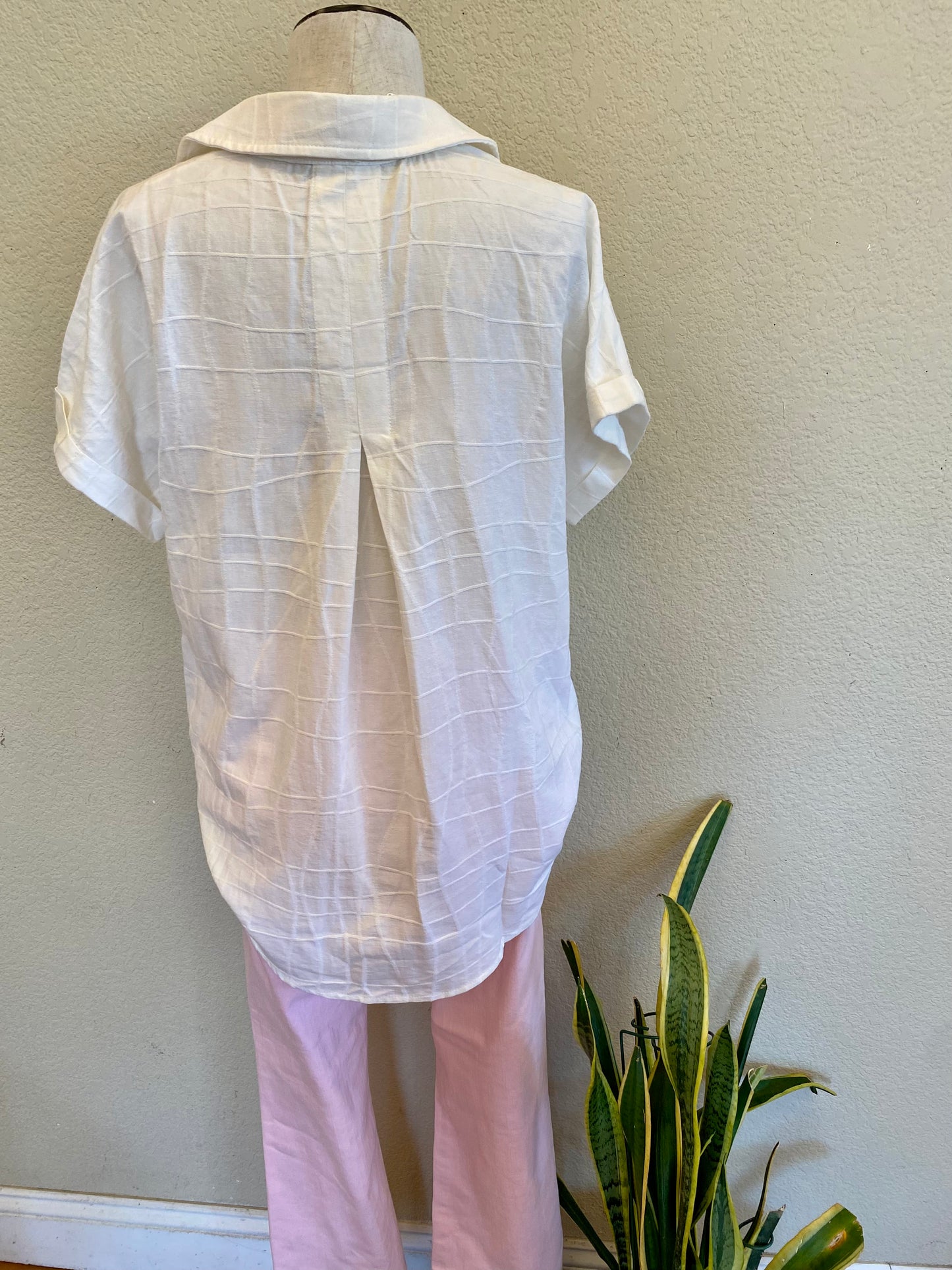 BAILEY BUTTON FRONT TOP