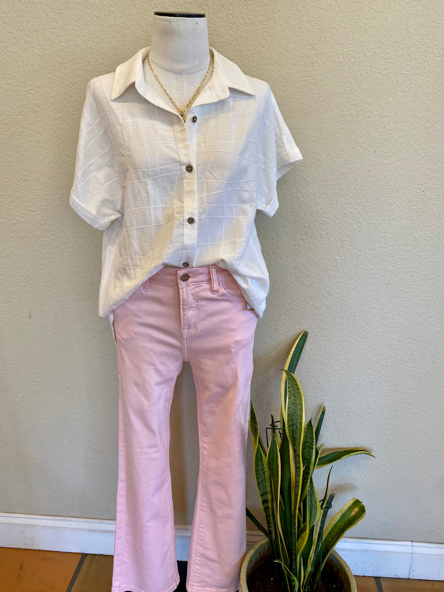 BAILEY BUTTON FRONT TOP