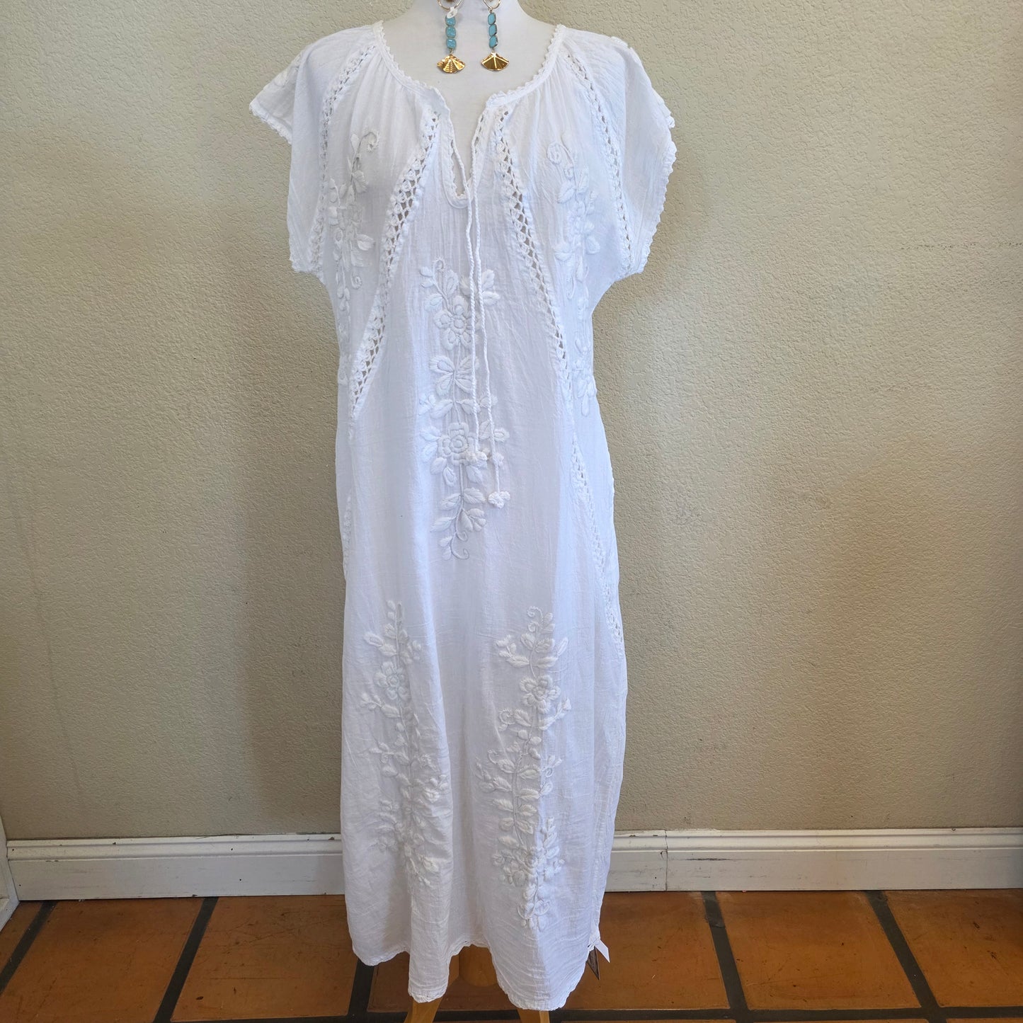 LINA EMBROIDERED DRESS