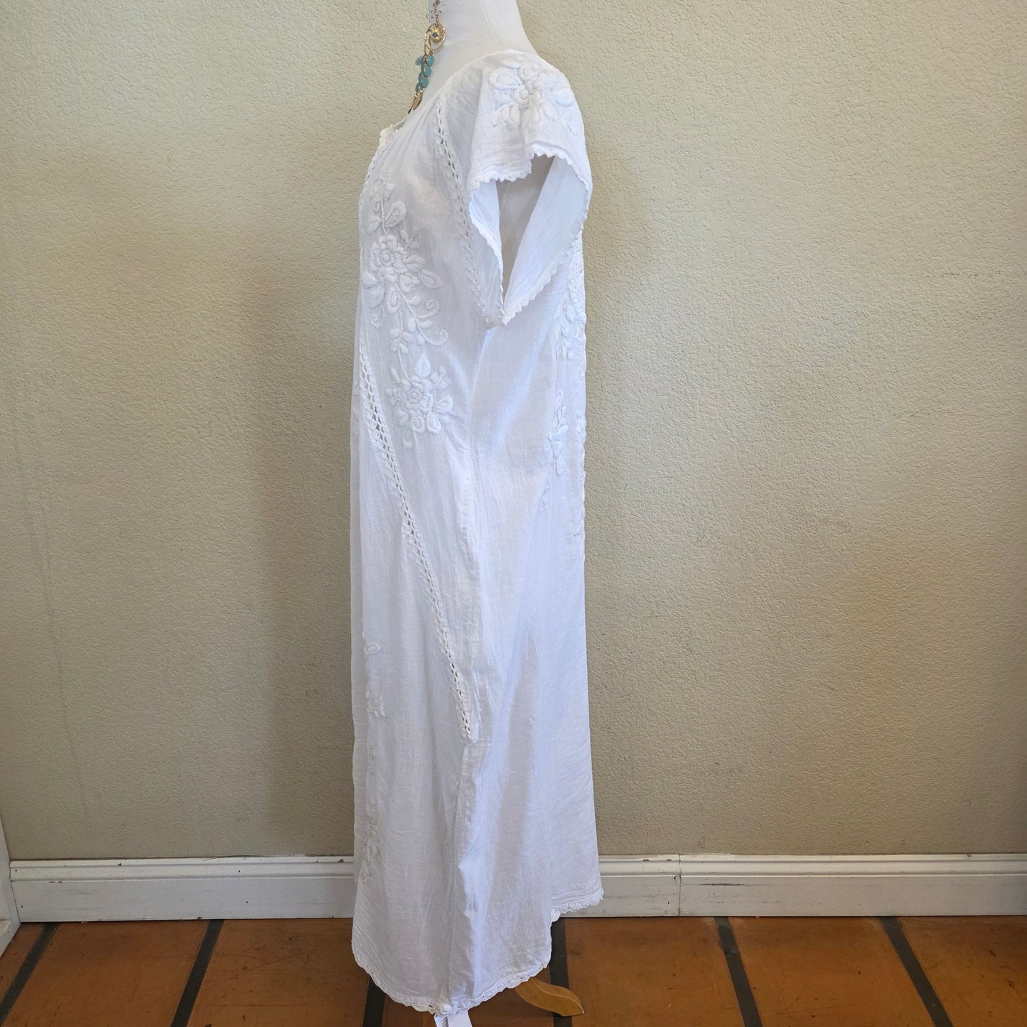 LINA EMBROIDERED DRESS