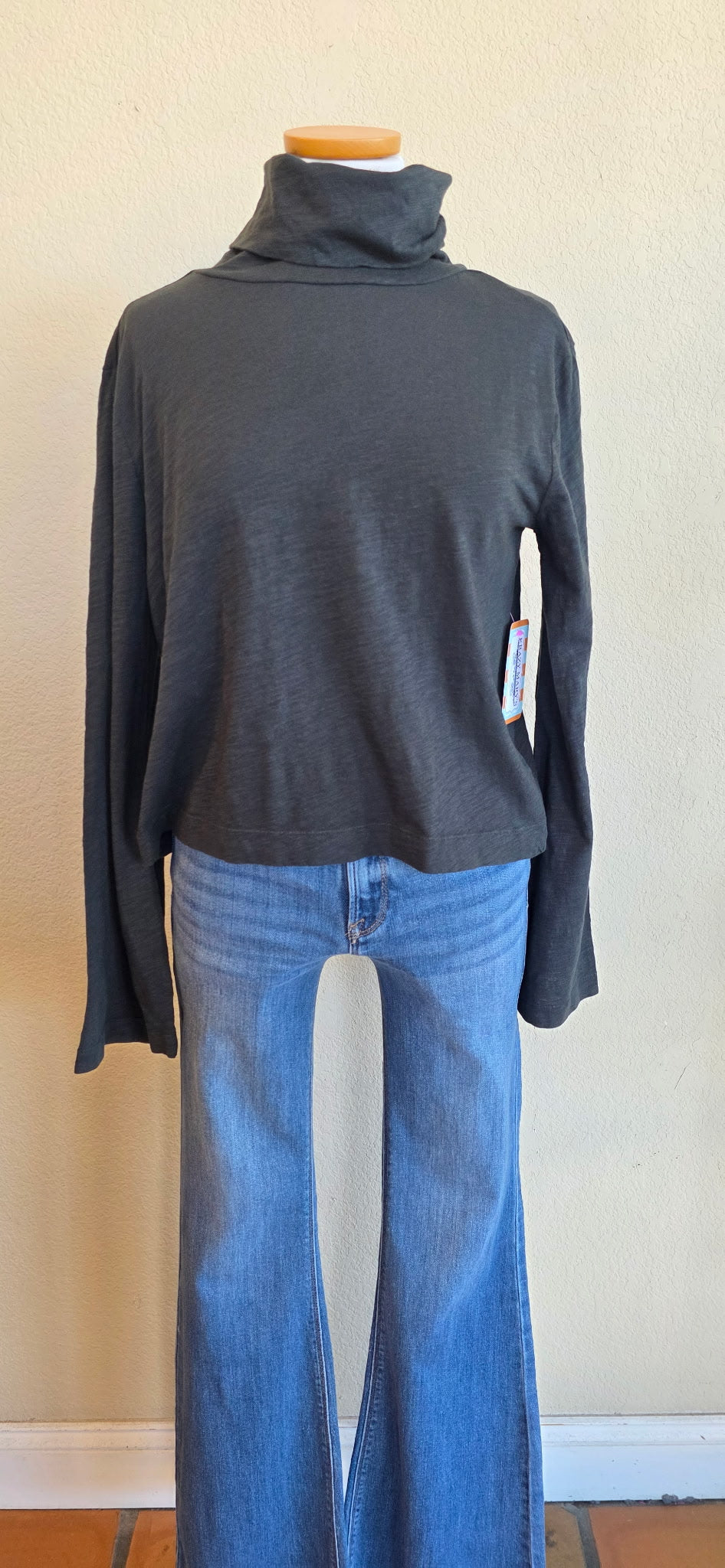 DARLA CROPPED TURTLENECK