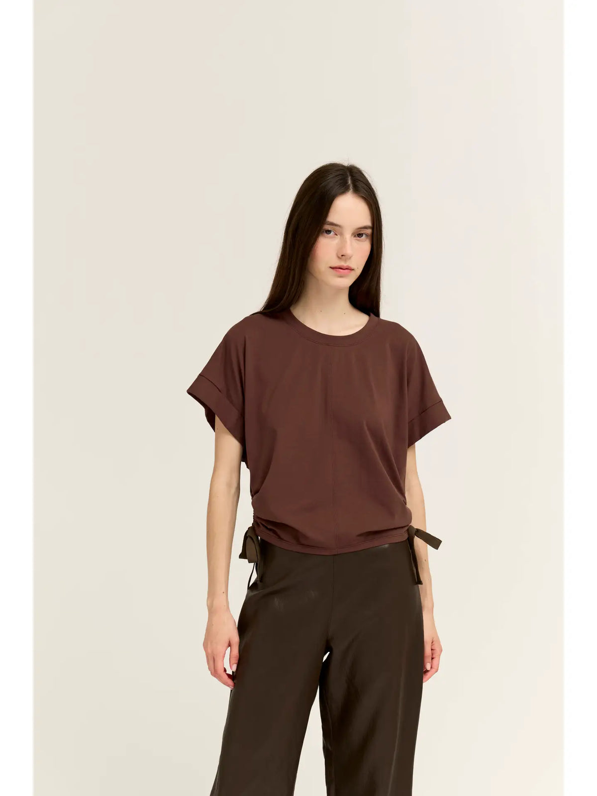JULIET SIDE SCRUNCH TEE