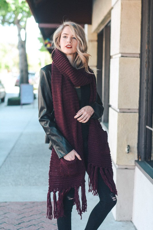 KNIT SCARF WITH POCKETS