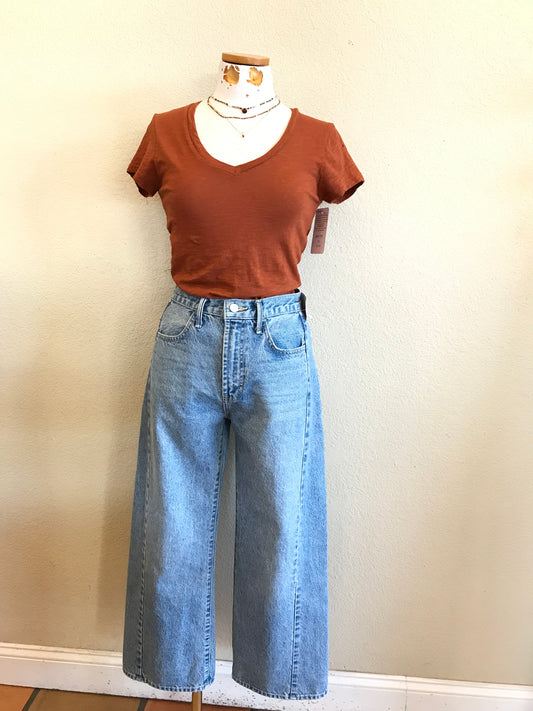 CLARE SLIM V NECK TEE