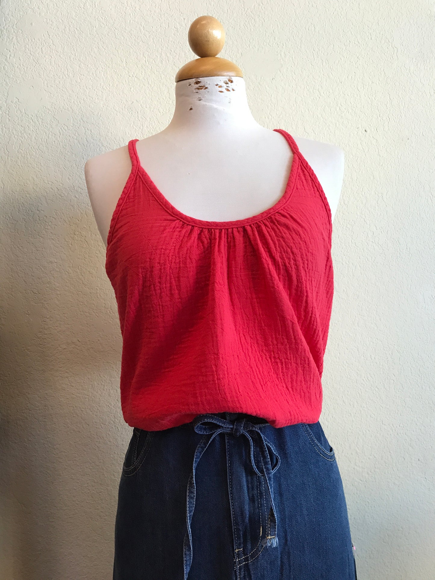 MICHELLE BUBBLE HEM TOP