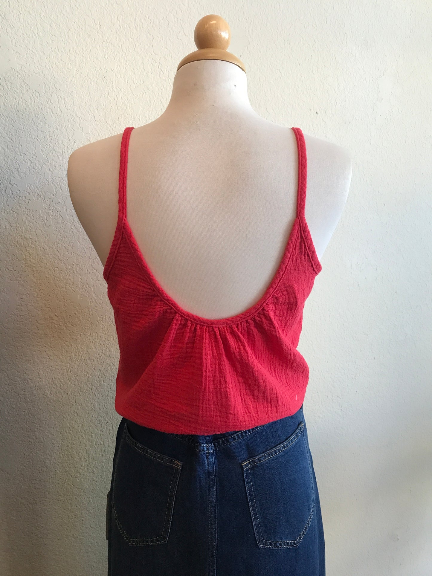 MICHELLE BUBBLE HEM TOP