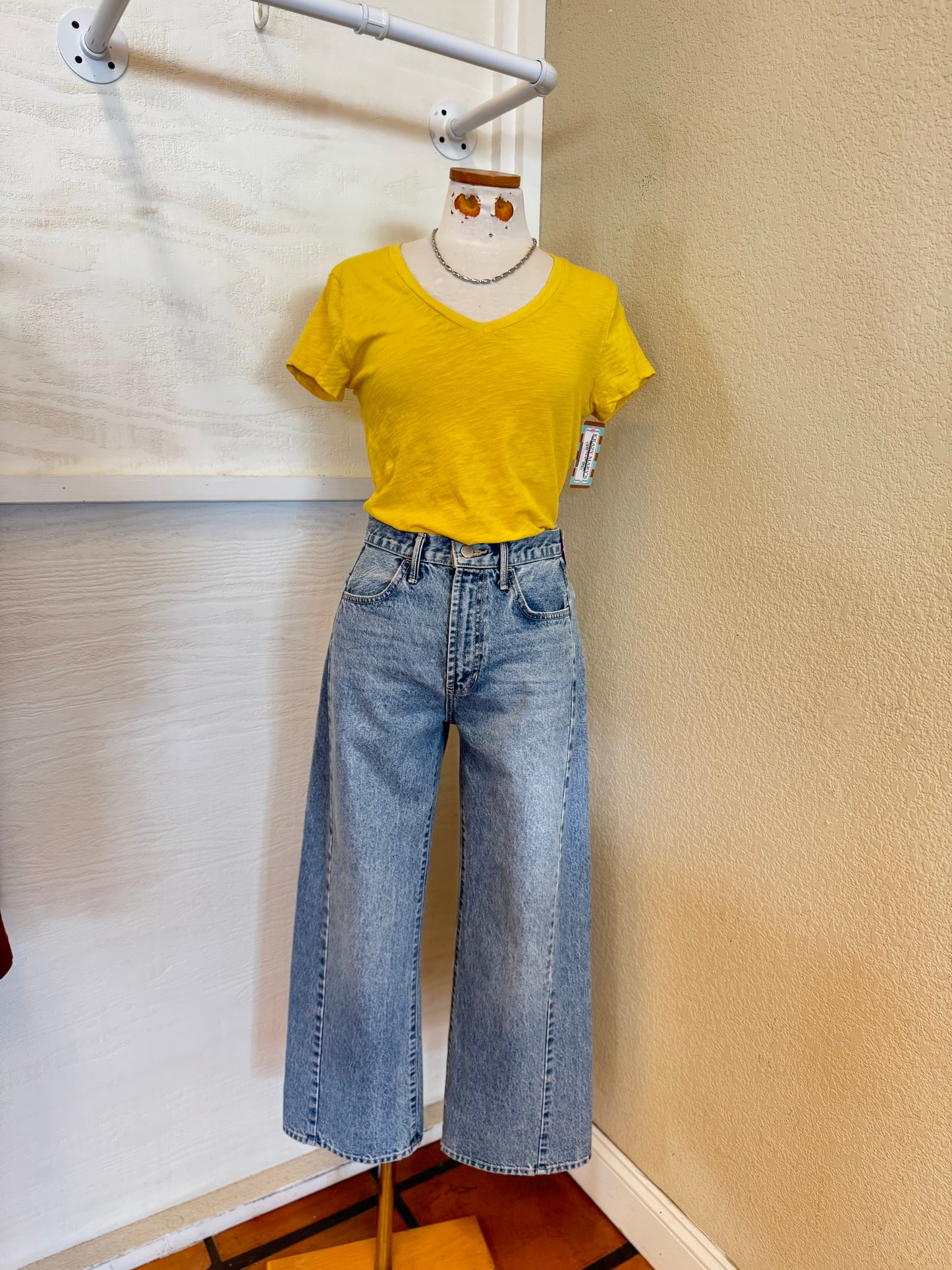 CLARE SLIM V NECK TEE