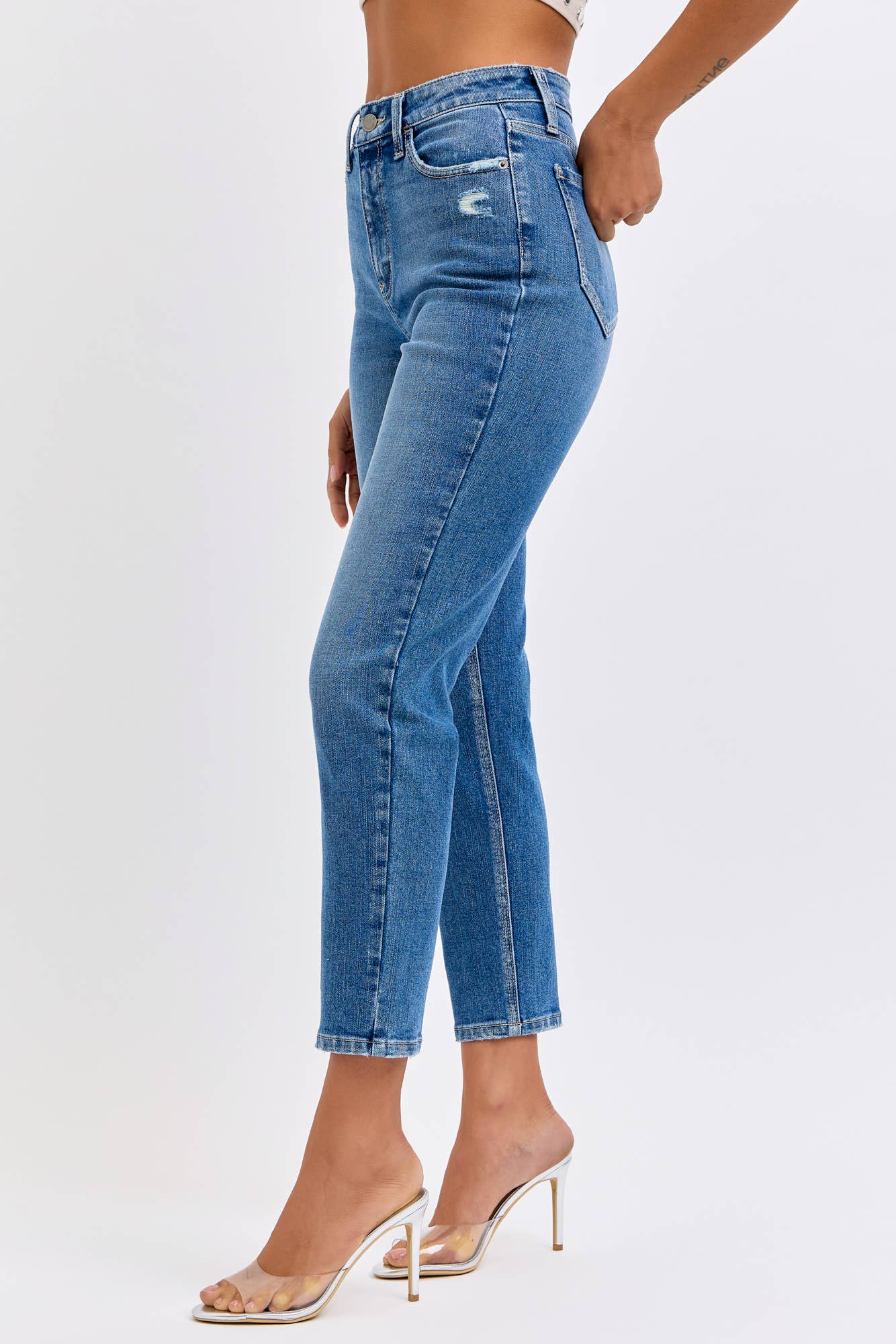AMELIA SLIM STRAIGHT LEG DENIM