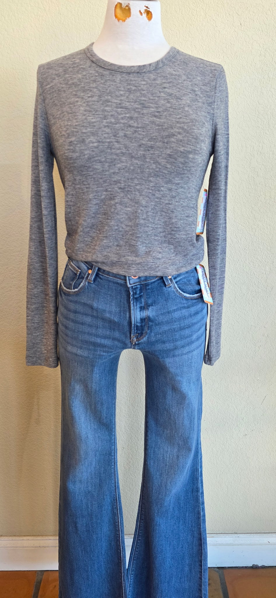 VANESSA LONG SLEEVE TEE