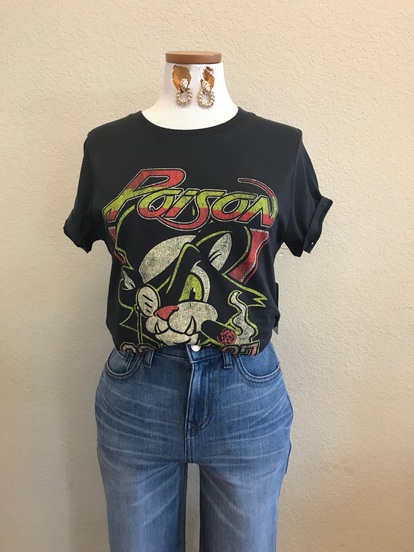 ‘LOOK WHAT THE CAT DRAGGED IN’ POISON TEE
