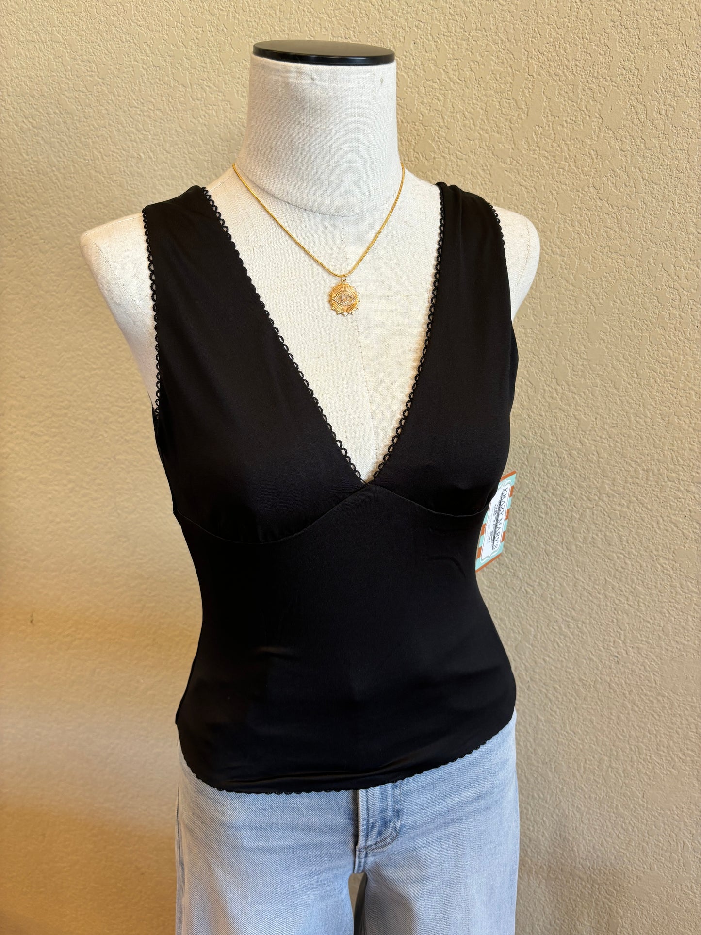 EMMA SLEEVELESS TOP