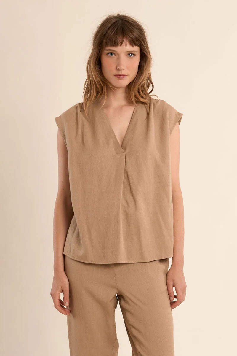 QUINN TOP