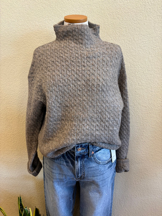 EMMI SWEATER