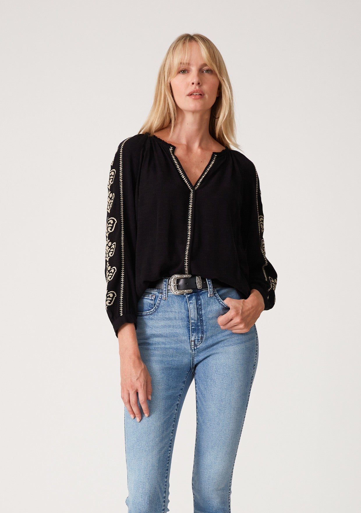 NICKIE EMBROIDERED BLOUSE